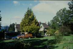 945-Admirals-Road-exterior-2